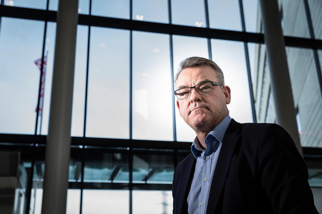 "Kysyntä nopeille yhteyksille on lisääntymässä. Edessä ovat ajat, jolloin tehdään merkittäviä investointeja sekä valokuituun että 5G teknologiaan", DNA:n toimitusjohtaja Jukka Leinonen sanoo.