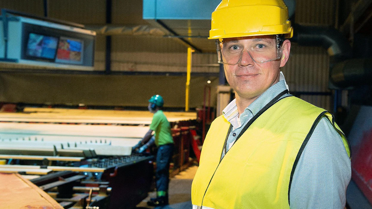 Vuonna 2012 UPM päätti luopua sahatavaran jatkojalostuksesta ja keskittyä pelkkään sahaukseen. "Olemme ajaneet sahoja kapasiteetin rajoilla koko ajan. Markkinoihin liittyviä tuotannonrajoituksia ei ole ollut”, UPM Timberin liiketoimintajohtaja Aki Temmes sanoo