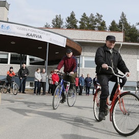 Pyöräilykauden 2017 avauksessa Karviassa juhlittiin Vuoden pyöräilykunnan arvonimeä.