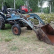 Hydraulisista kuormaimista ensimmäisiä ja ylivoimaisesti suosituin oli alkuaan amerikkalainen, mutta Englannissa tehty Horndraulic. Nostovoimaa luvattiin jopa tonnin verran, mutta todellisuudessa se oli 500 kg:n luokkaa. Kuormain maksoi vuonna 1954 noin 95 000 mk, peruskoneena oli yleensä Major tai Nuffield, joiden hinnat olivat
397 000 ja 520 000 markkaa. Tämä kuormain on kiinni Dextassa.
