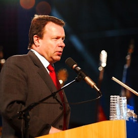 Etyjin yleiskokouksen puheenjohtajana toimii kokoomuksen Ilkka Kanerva.