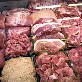 Heila lähiruokatori, pientuottajien korkealaatuista ja puhtaasti tuotettua tuotteita. liha lihatiski