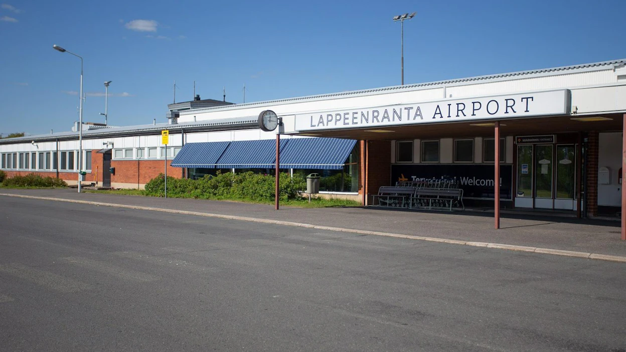 Lappeenrannan lentoasemalla pidetyissä kiihdytysajossa tapahtui ulosajo, jossa Ylen mukaan kuoli vantaalainen mies. Kuva: Lehtikuva / Lauri Heino