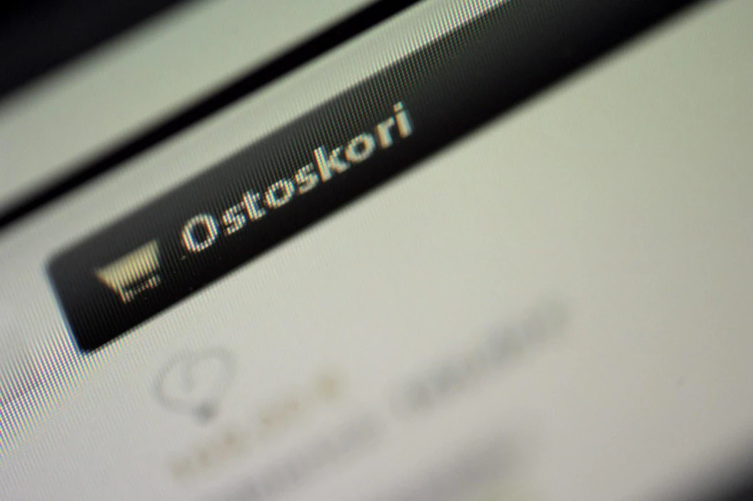 Poliisille on jätetty tänä vuonna jo yli 2 200 ilmoitusta nettihuijauksista. LEHTIKUVA / Antti Aimo-Koivisto