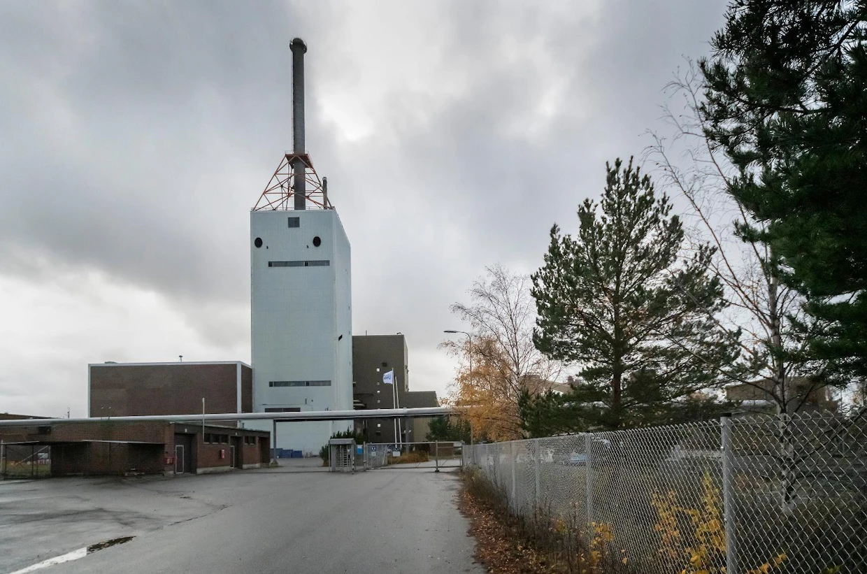 Voimala-alueen kokonaispinta-ala on yli sata hehtaaria.