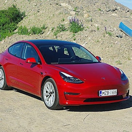 Tesla Model 3:n toimintasäde on parhaimmillaan yli 600 kilometriä,