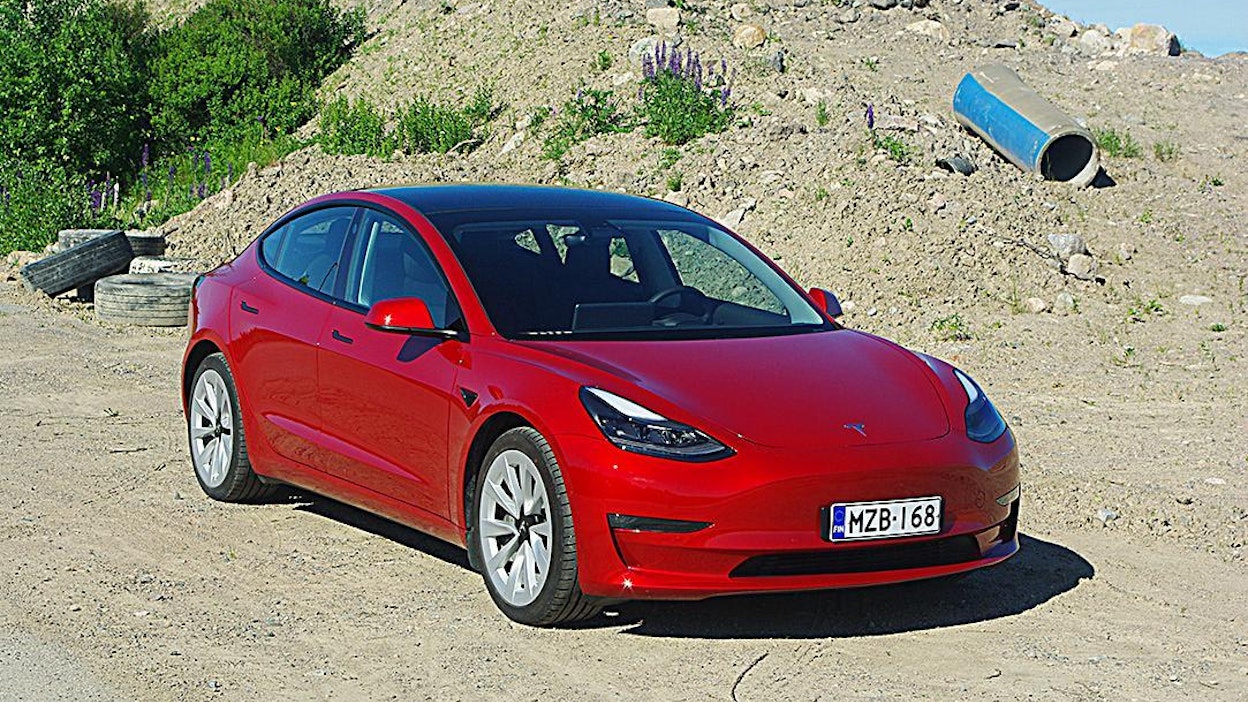 Tesla Model 3:n toimintasäde on parhaimmillaan yli 600 kilometriä,