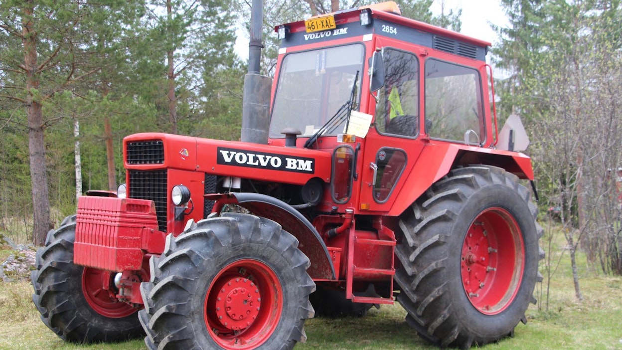 Volvo BM 2654 -traktoria tehtiin vuosina 1979–83 Eskilstunassa, Ruotsissa. Yhteensä mallia on valmistettu 1 255 kpl ja takavetoisena (2650) 523 kpl.
