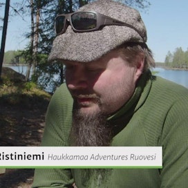 Jahtikuksan Olli Kangas istui Haukkamaa Adventuresin Petri Ristiniemen kanssa samaan veneeseen kalastamaan.