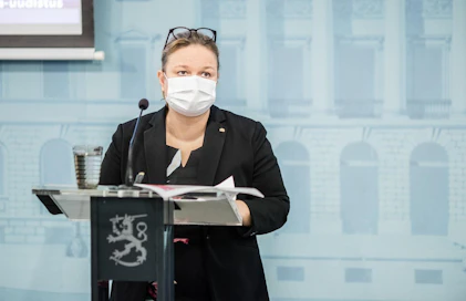 Demariministeri Krista Kiurun toimintatavat koronakriisin hoidossa sekä sosiaali- ja terveysministeriön johtamisessa ovat keränneet toistuvaa kritiikkiä.