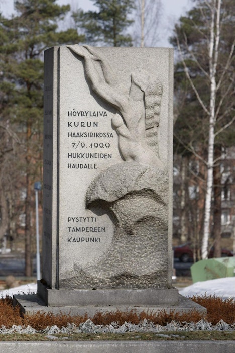 Onnettomuudessa hukkui lähes 140 ihmistä. LEHTIKUVA/Martti Kainulainen