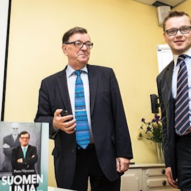 Joulukuussa Paavo Väyrynen ja Sami Kilpeläinen pitivät tiedotustilaisuuden Väyrysen kannattajakorttien riittävyydestä presidentinvaaleissa.
