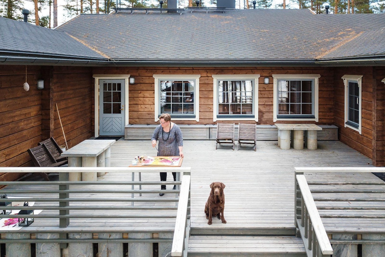 Taiteilijaresidenssi Hupeliseen on suunniteltu kuvataiteilijan, kirjailijan ja tutkijan huoneet.