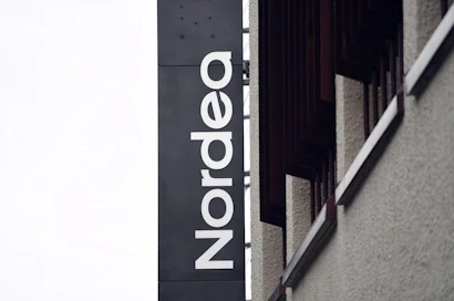Nordea kertoi keskiviikkona siirtävänsä kotipaikkansa Ruotsista Suomeen. Päätös perustui arvioon siitä, missä yhtiöllä on parhaat edellytykset kasvaa.