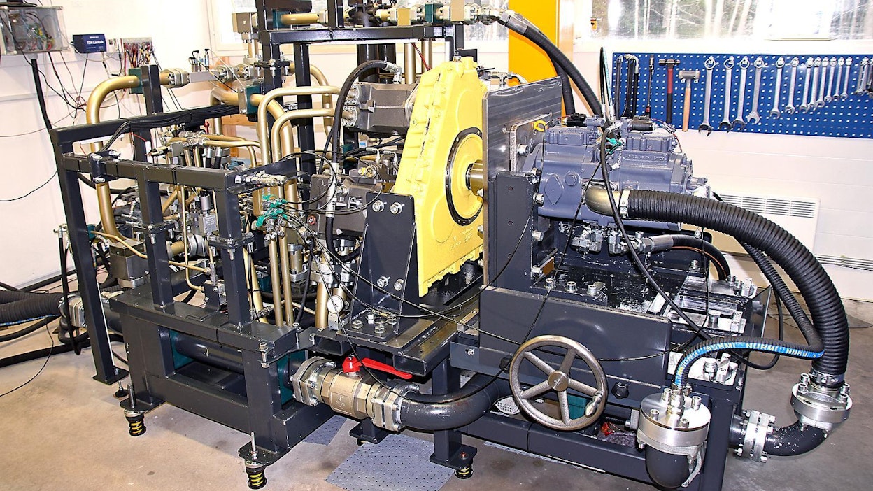 Varaosaparatiisin testipenkki on Euroopan ainoa digitaalisesti ohjattu penkki, jossa on toteutettu tehonkierrätys. Testipenkillä voidaan ajaa sekä suljetun- että avoimen piirin pumppuja ja moottoreita. Järjestelmä on mitoitettu 300 kW:n tehoille.