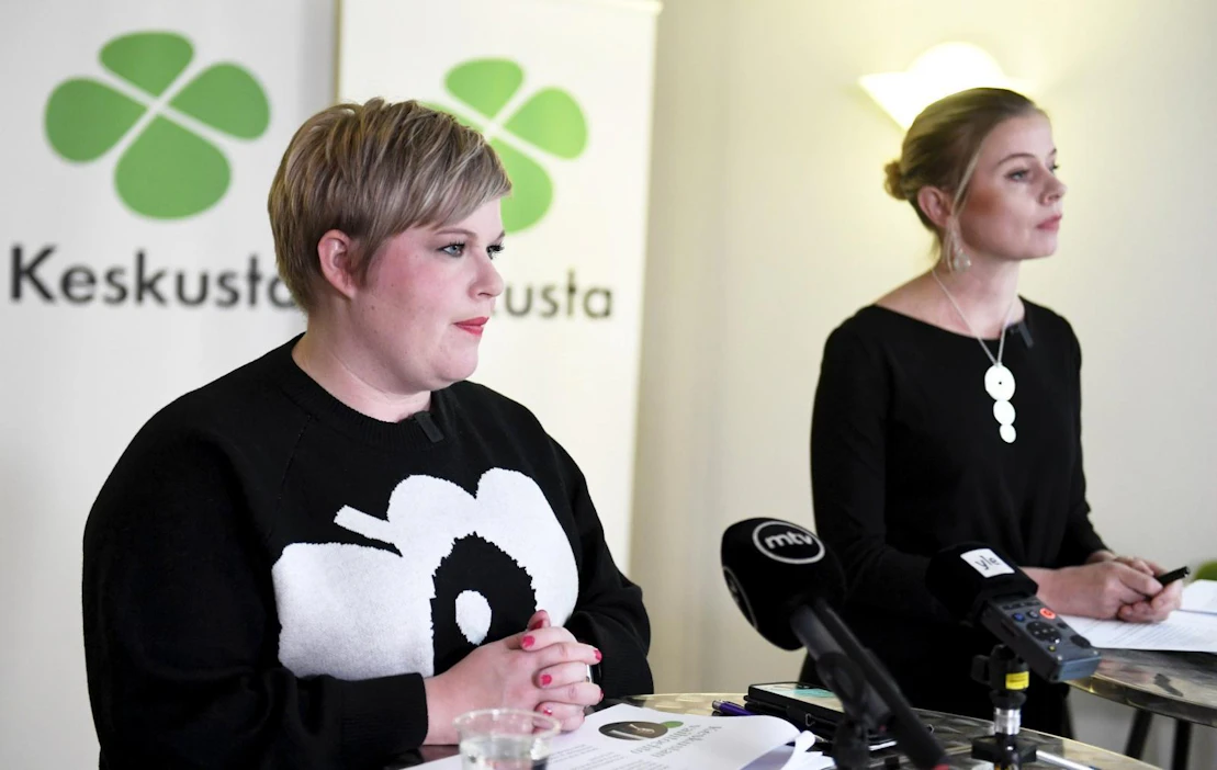 Keskustan puheenjohtaja Annika Saarikko ei ole vielä päättänyt, tuleeko hän asettumaan ehdolle aluevaaleissa.
