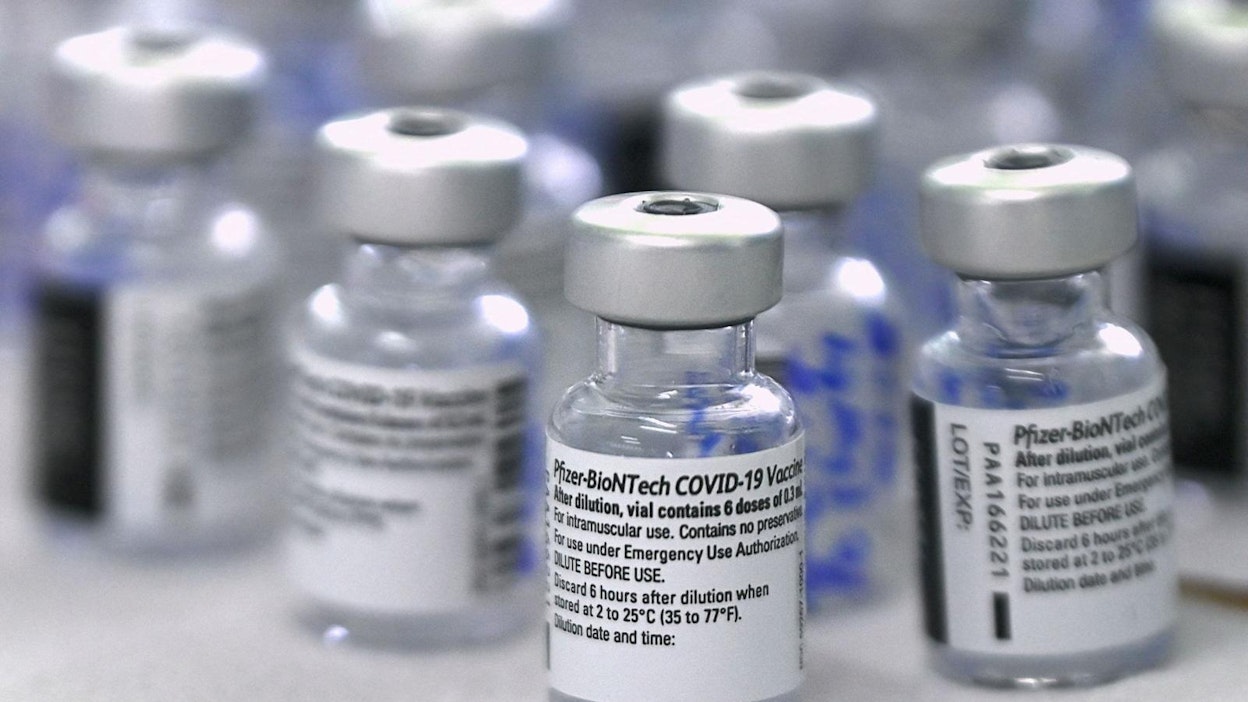 Yhdysvalloissa lääkintäviranomaiset ovat hyväksyneet Pfizerin ja Biontechin koronarokotteen käytön 12–15-vuotiaiden rokottamiseen. LEHTIKUVA/AFP