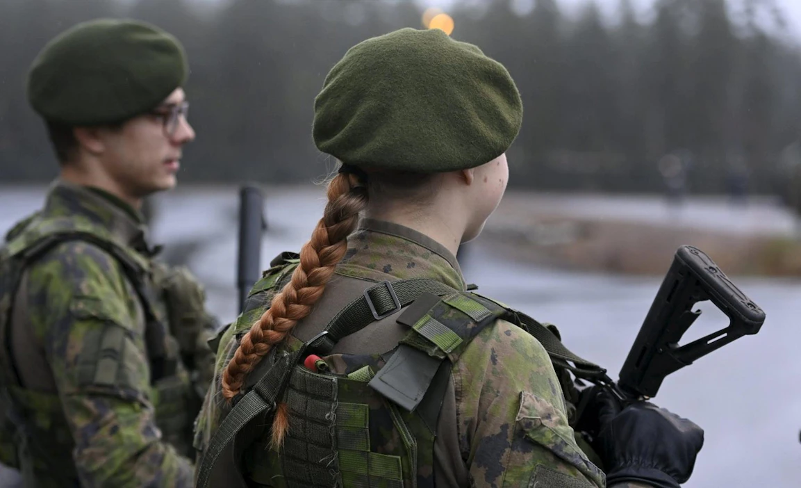 Kantar TNS:n toteuttama tutkimus tehtiin tammikuun alkupuolella. Vastaajia oli 1 003. Naisista laajentamista kannatti 26 prosenttia ja miehistä 36 prosenttia. LEHTIKUVA / HEIKKI SAUKKOMAA