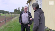 Kari Viitala Juha Jokisen haastateltavana tilallaan Peräseinäjoella.