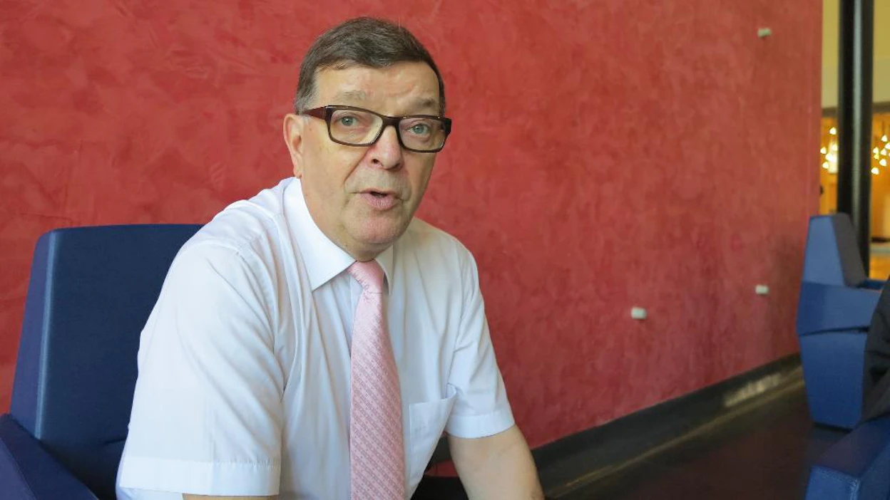 Keskustan europarlamentaarikko Paavo Väyrynen uskoo eduskunnassa riittävän kannatusta hänen kansalaisaloitteelleen.