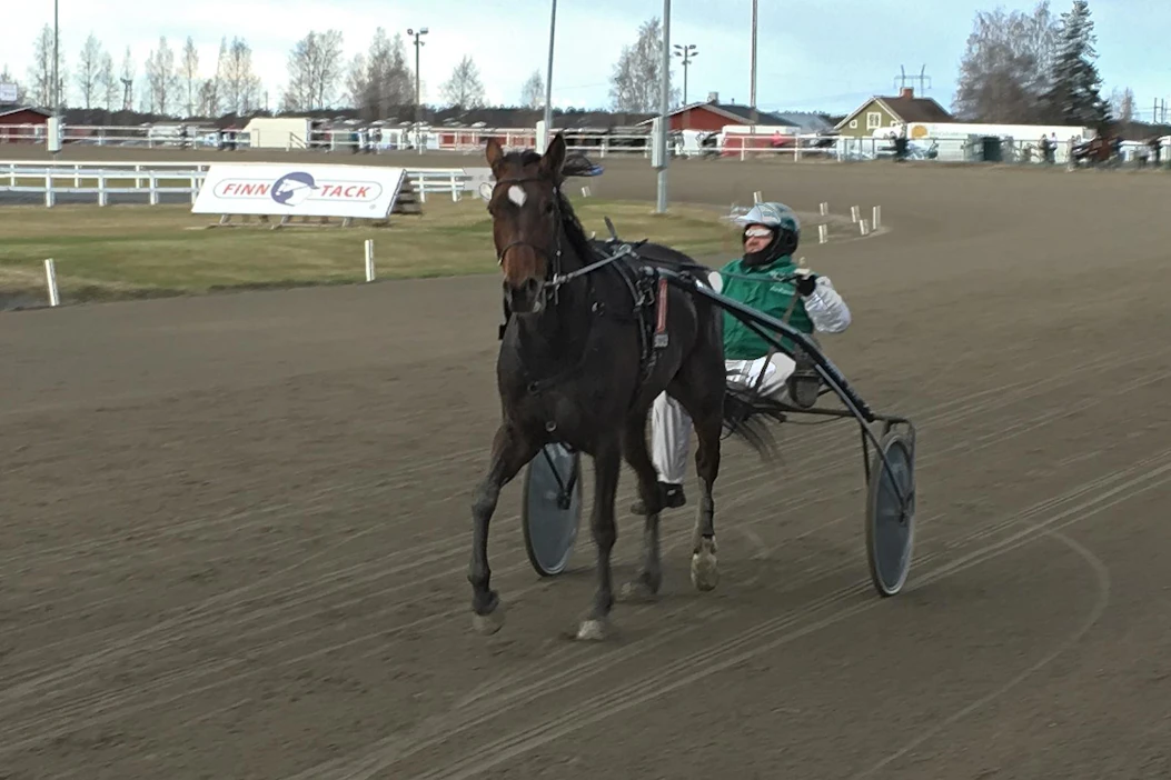 Valmentaja Eero Pajumäki on voittanut itsekin Nemea Facadella. Lauantaina ohjissa on Jukka Torvinen.