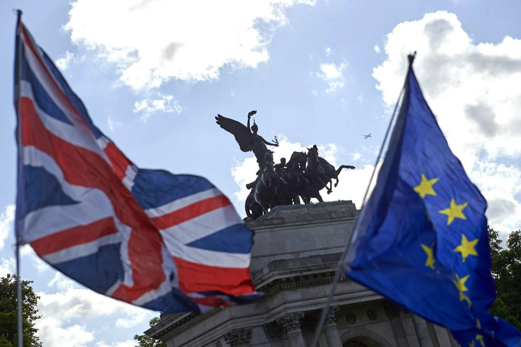 Lakiesitys kumoaisi vuonna 1972 voimaan astuneen Britannian EU-jäsenyyssopimuksen.