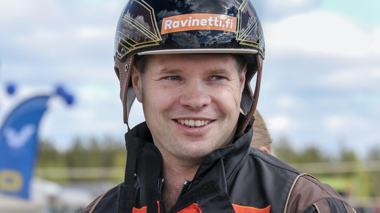 Ville Herttua ajaa Costellon talvikauden ensimmäiset startit itse.