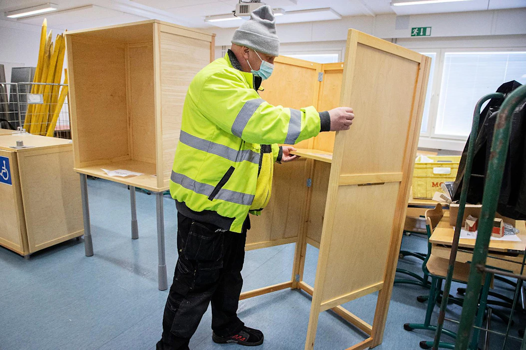 Kokoomus edellyttää, että oikeusministeriö ratkaisee karanteenissa ja eristettynä olevien äänioikeuden toteutumisen sekä äänestäjien ja vaalivirkailijoiden turvallisuuden.