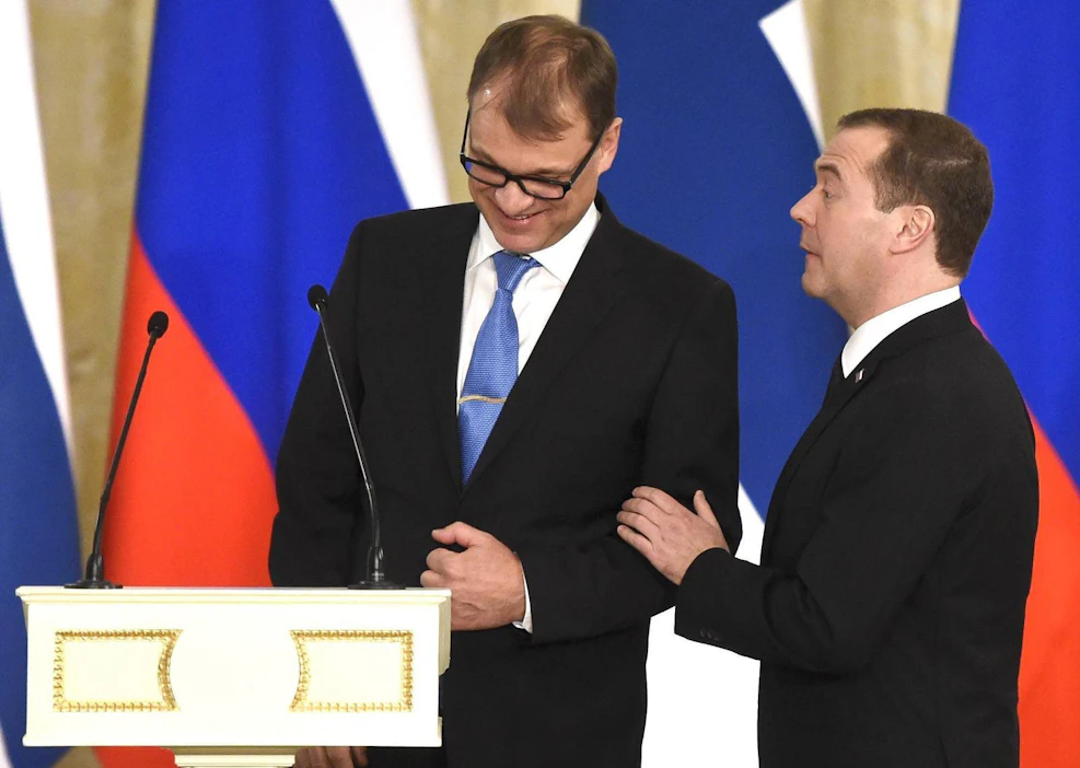 Pääministeri Juha Sipilä esitti Venäjän pääministerin Dimitri Medvedeville kutsun vierailemaan Suomessa.