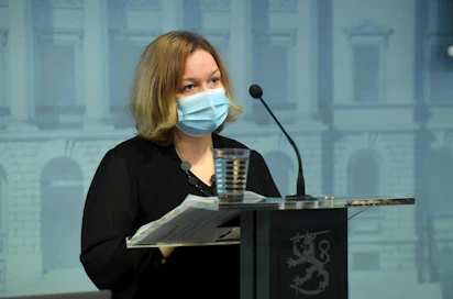 Perhe- ja peruspalveluministeri Krista Kiurun mukaan kunnille korvataan koronaepidemiasta aiheutuneet kustannukset täysimääräisesti. LEHTIKUVA / Antti Aimo-Koivisto