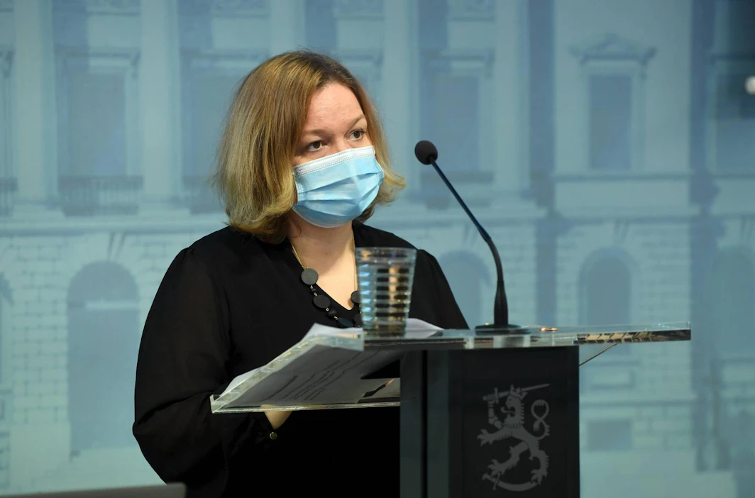 Perhe- ja peruspalveluministeri Krista Kiurun mukaan kunnille korvataan koronaepidemiasta aiheutuneet kustannukset täysimääräisesti. LEHTIKUVA / Antti Aimo-Koivisto