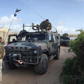Italian erikoisjoukko huolehtii muiden EUTM-kouluttajien päivittäisestä saattamisesta Somalian armeijan tukikohtaan.