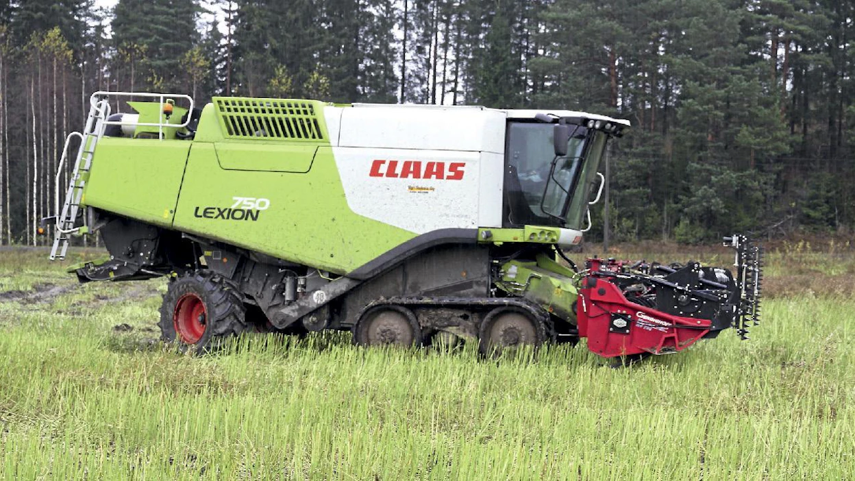 Claasin Terra Trac -kumitelat vähentävät maan tiivistymistä ja parantavat puimurin kulkukykyä.