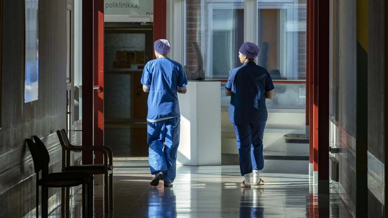 Koronaviruksen vuoksi sairaalahoidossa oli perjantain tietojen mukaan kolme ihmistä.