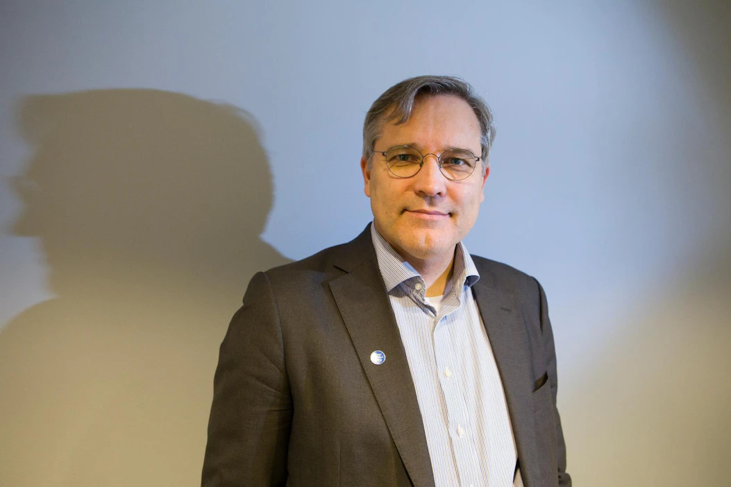 Yrittäjäjärjestö tekee toimitusjohtaja Mikael Pentikäisen mukaan kovasti työtä sen puolesta, "että yrittäjille olisi tarjolla muutakin kuin kiviä reppuun".