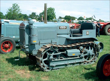 McCormick-Deering TracTracTor T-20 -traktori, International Harvester Co. 1931–39 Chicago, USA.  Valmistettu yhteensä 15 199 kpl.