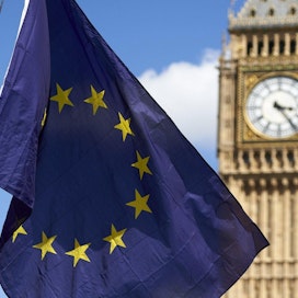 Sunday Telegraph -lehden tietojen mukaan Britannia aikoo maksaa erorahan vain osana sopimusta, joka sisältää kaupankäynnin EU:n kanssa. LEHTIKUVA/AFP