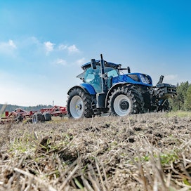 New Holland T7.245 PowerCommand -traktori oli testin polttoainetaloudellisin kokonaisuus.