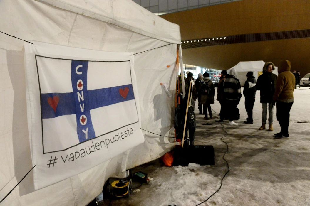 Poliisi on päättänyt kertoa Convoy Finland 2022 -mielenosoitukset järjestäjien nimet julkisuuteen. LEHTIKUVA / Mikko Stig