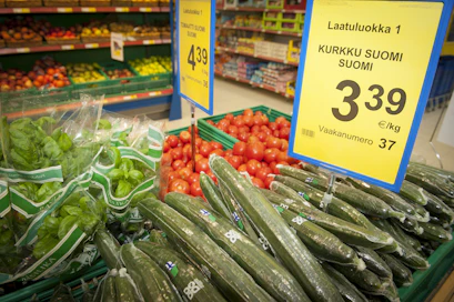 Kotimaisia vihanneksia, joiden pakkauksessa Sirkkalehtimerkki. Kuvituskuva.