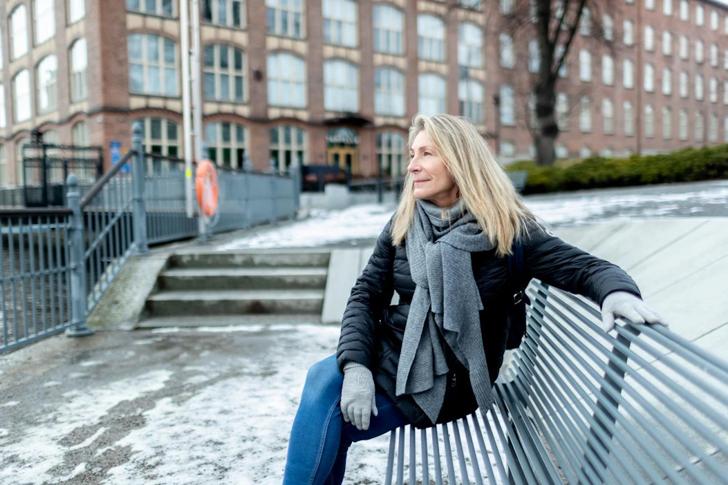 Taina Lahtinen ulkoilee mielellään kotikaupungissaan Tampereella. Hänen tyttärensä oli aluksi huolissaan, kun Lahtinen lähti viime syyskuussa Kongon demokraattiseen tasavaltaan avustustyöhön, mutta kun WhatsApp-viestejä vaihdeltiin lähes päivittäin, kuten normaalistikin, huoli alkoi hälvetä.