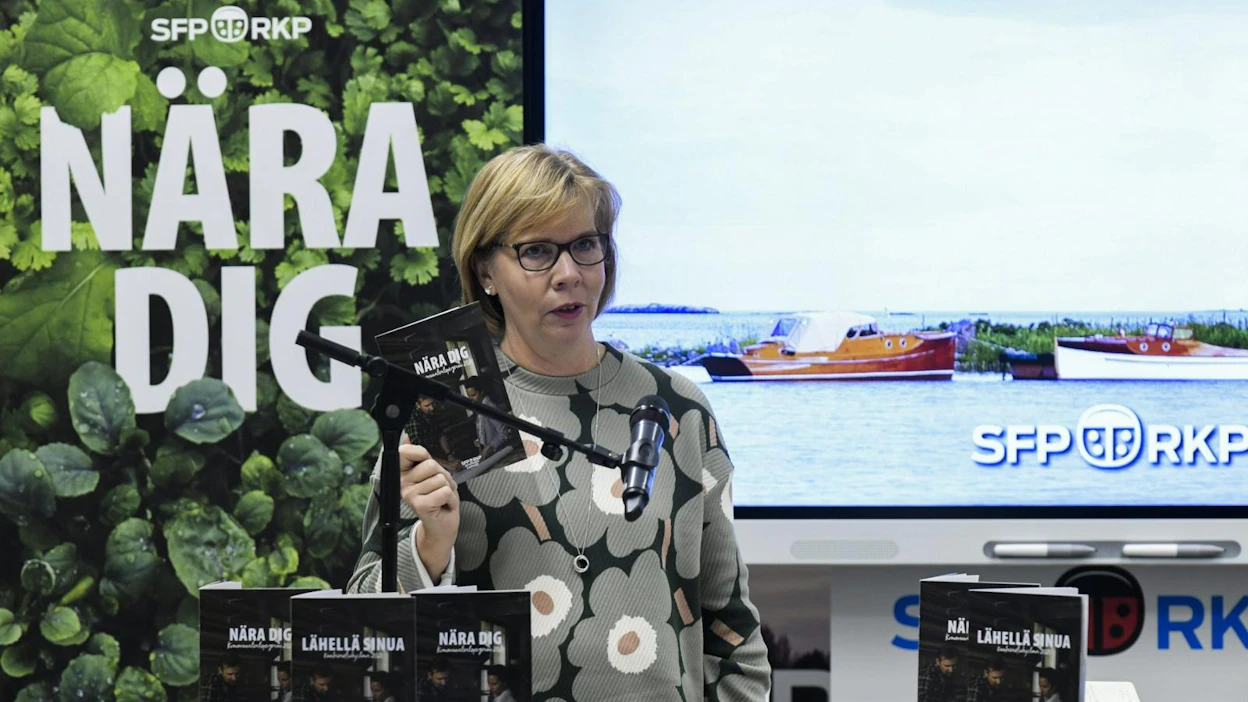 RKP katsoo, että etätöiden lisääntymisen myötä mahdollisuus kaksoiskuntalaisuuteen tulisi selvittää. LEHTIKUVA / MARKKU ULANDER