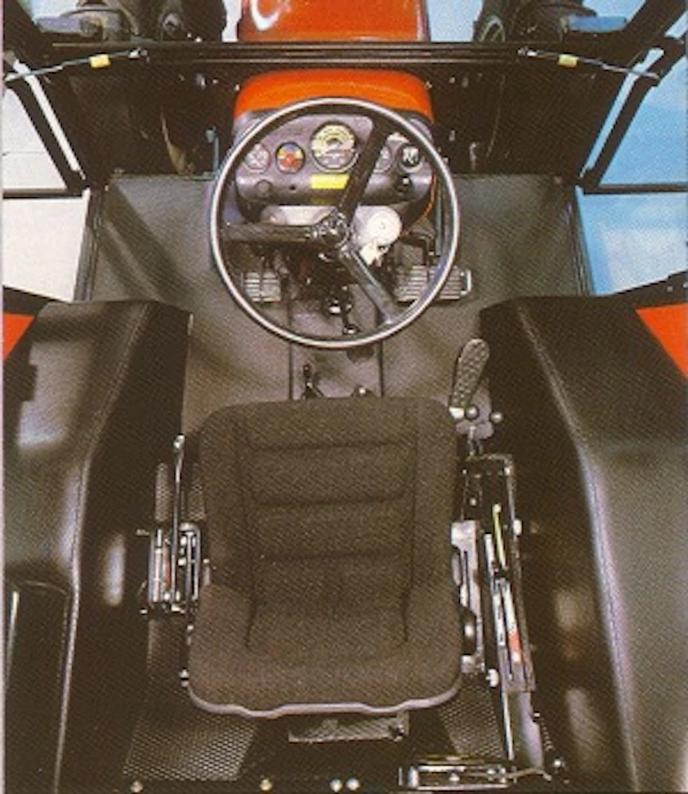 86Zetor6245ohjaamo