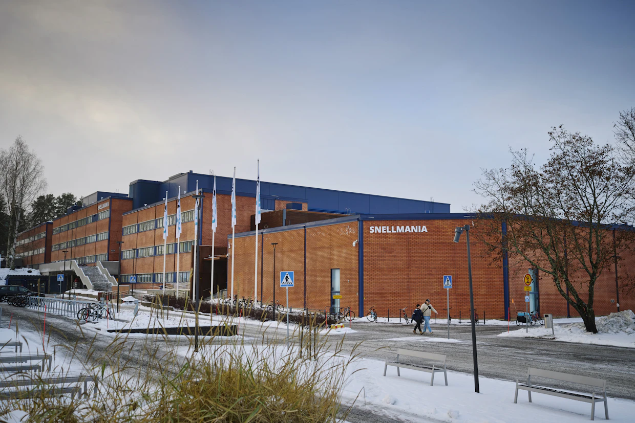 Itä-Suomen yliopiston opiskelijoista 70 prosenttia tulee alueen ulkopuolelta ja valmistuneista 45 prosenttia jää asumaan alueelle.