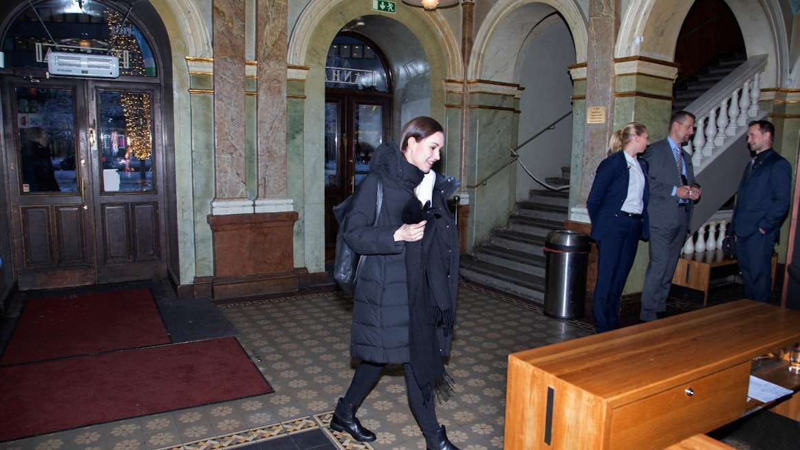 SDP:n varapuheenjohtaja Sanna Marin saapui vanhalle ylioppilastalolle MT:n ja MTK:n vaalipaneeliin.