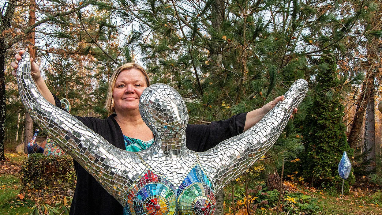 Kuvanveistäjä Niki de Saint-Phallen töiden inspiroima 'Mademoiselle' on Leena Nion suosikkipatsas.