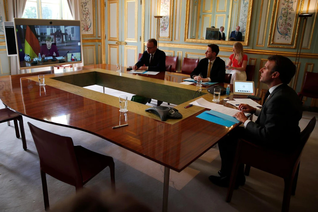 Presidentti Emmanuel Macron ja liittokansleri Angela Merkel keskustelivat elpymissuunnitelmasta. LEHTIKUVA/AFP