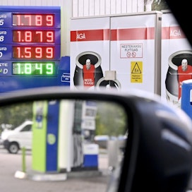 Inflaation nousun takana oli muun muassa bensiinin ja dieselin kallistuminen. LEHTIKUVA / Jussi Nukari