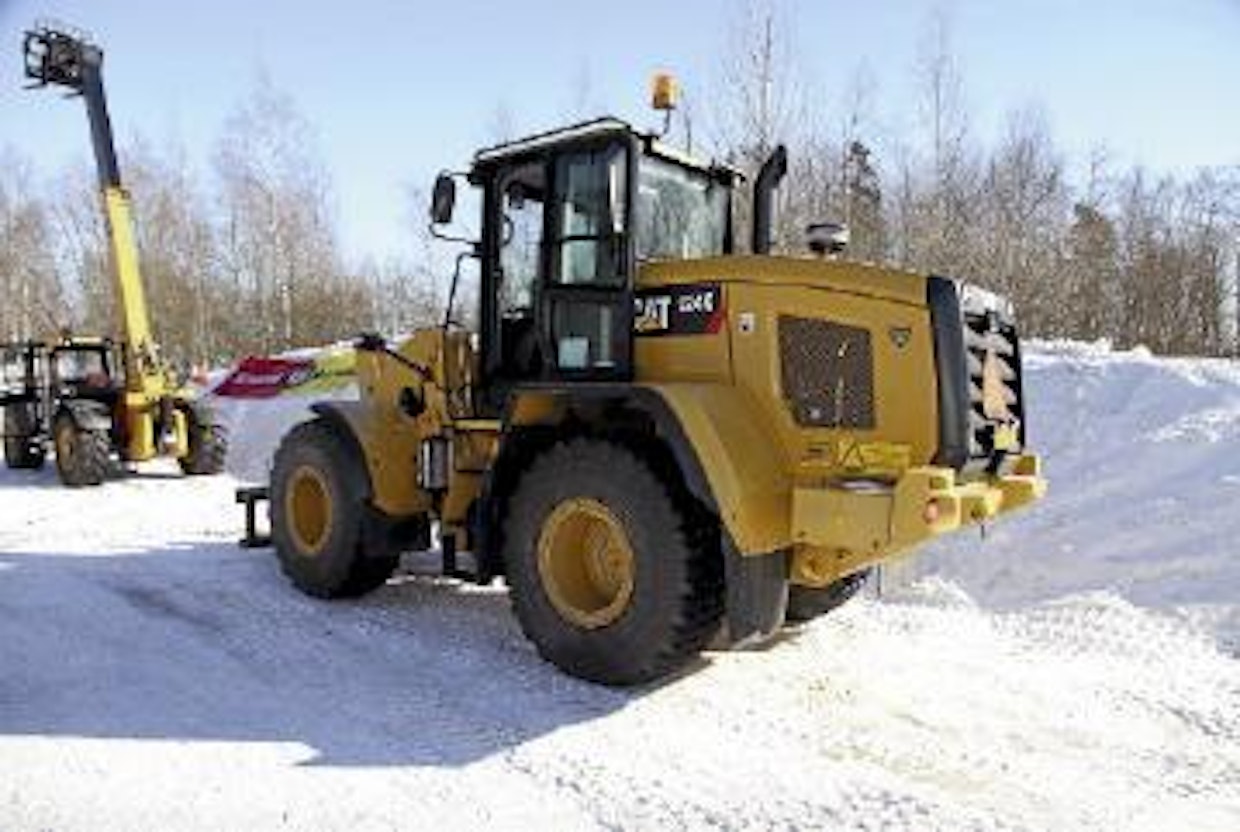 12,5 tonnin Cat 924K -pyöräkuormain on uudistunut voimakkaasti. Moottorina koneessa on Cat C6,6 ACERT, josta voimaa löytyy 109 kilowattia (148 hv). Parannuksia on tullut mm. ergonomiaan ja työmukavuuteen. Tehonhallintajärjestelmän ja sähköohjatun vaihteiston avulla saavutetaan kulloisenkin työtehtävän vaatima voimataso taloudellisesti.