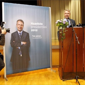 Pekka Haavisto aloitti maanantaina toisen kierroksen kampanjan selvältä takamatkalta Sauli Niinistöön nähden. JAANA KANKAANPÄÄ
